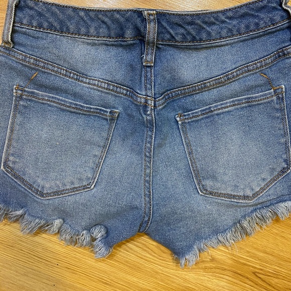 High Rise Shortie!! - Picture 3 of 3